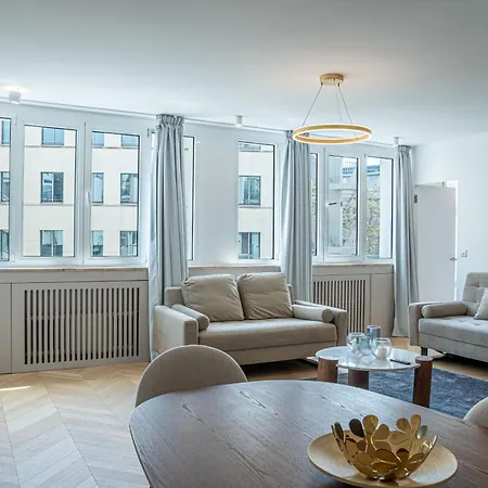 Lavie Maison : A C & Eiffel Tower View Paris