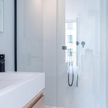Lavie Maison : A C & Eiffel Tower View Apartment *