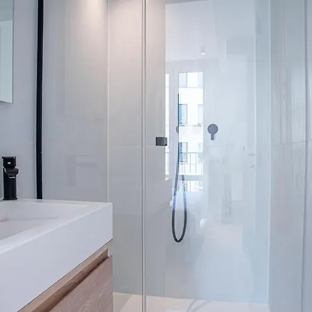 Lavie Maison : A C & Eiffel Tower View Apartment *