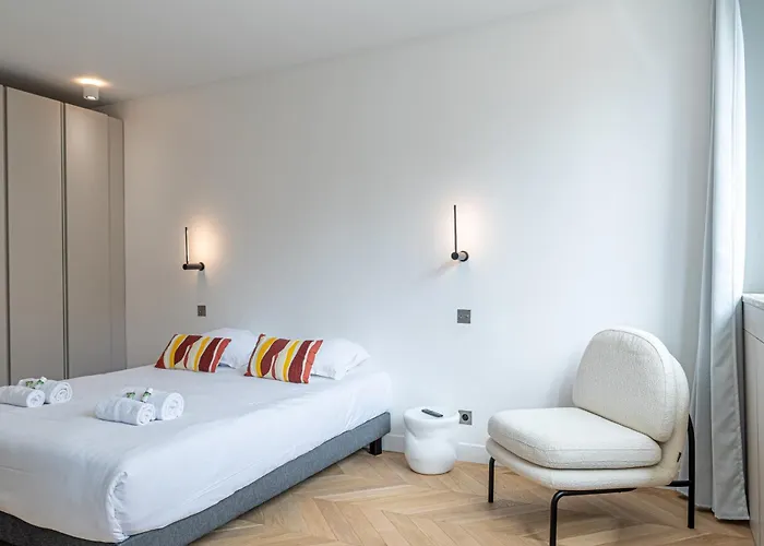 Daire Lavie Maison : A C & Eiffel Tower View