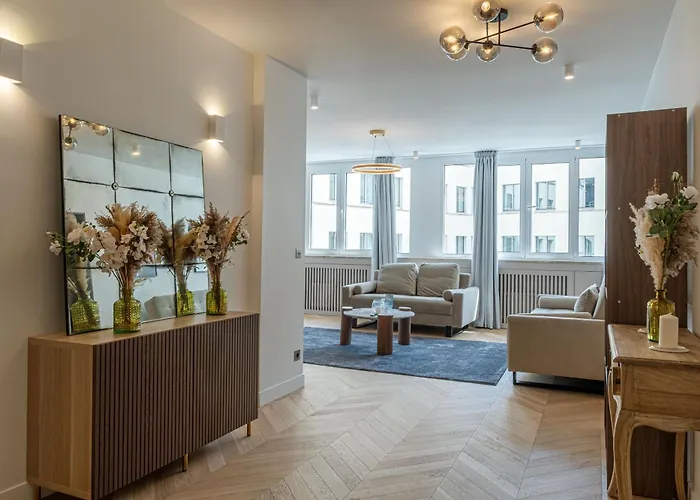 Lavie Maison : A C & Eiffel Tower View *