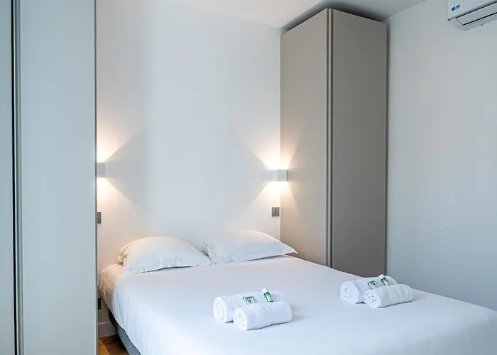Lejlighed Lavie Maison : A C & Eiffel Tower View Paris